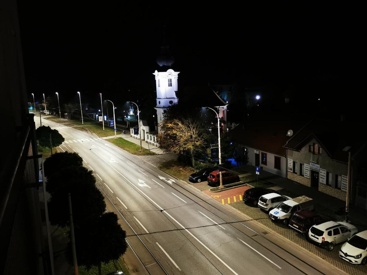 Apartmán Passenger Self Check-In Osijek Exteriér fotografie
